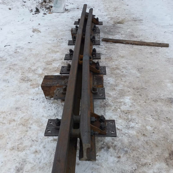 Контррельс с рельсой ЛПТП.665351.001 Р65 1/9 - (новый)